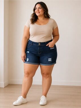Honey & Bristle Size 18 Dark Wash Distressed Stretch Denim Shorts.